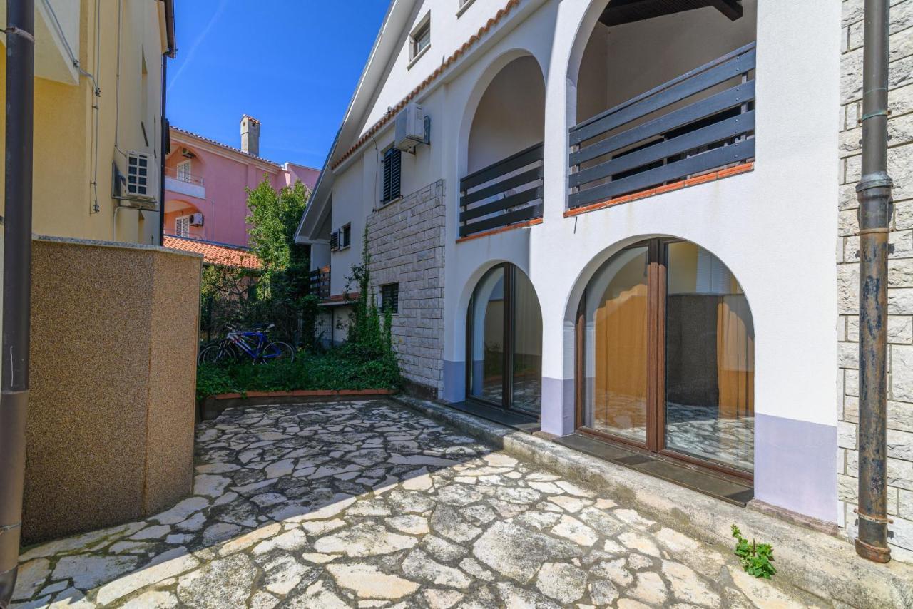 Apartments With A Parking Space Premantura, Medulin - 2228 Екстер'єр фото