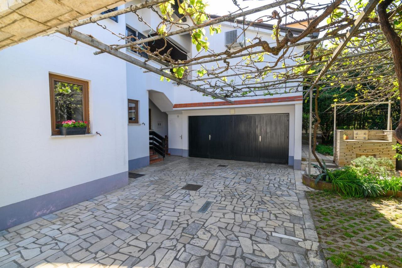 Apartments With A Parking Space Premantura, Medulin - 2228 Екстер'єр фото