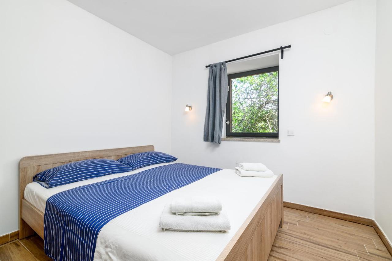 Apartments With A Parking Space Premantura, Medulin - 2228 Екстер'єр фото