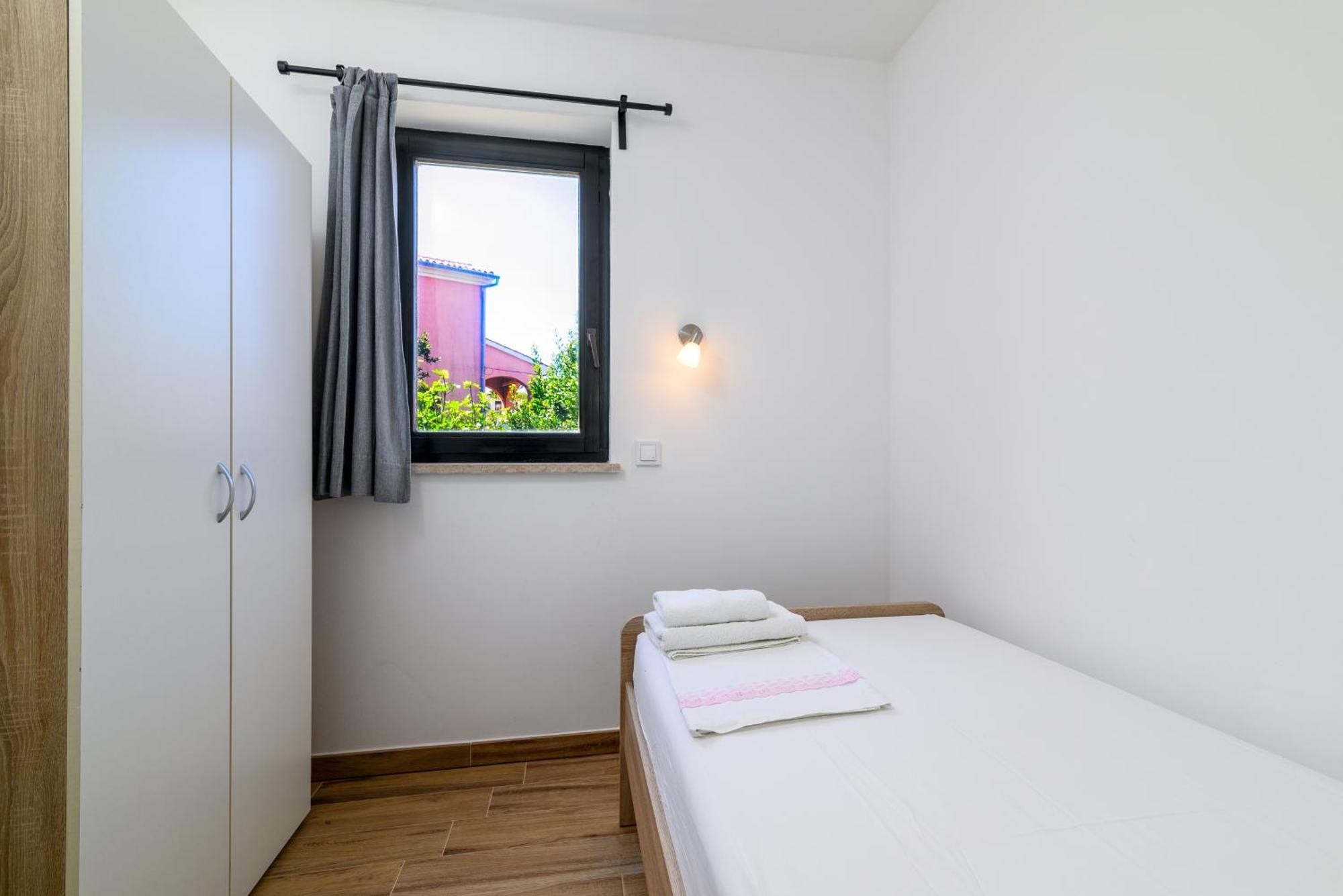 Apartments With A Parking Space Premantura, Medulin - 2228 Номер фото